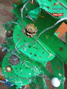 Sapin de Noël en cartons recyclés.jpg